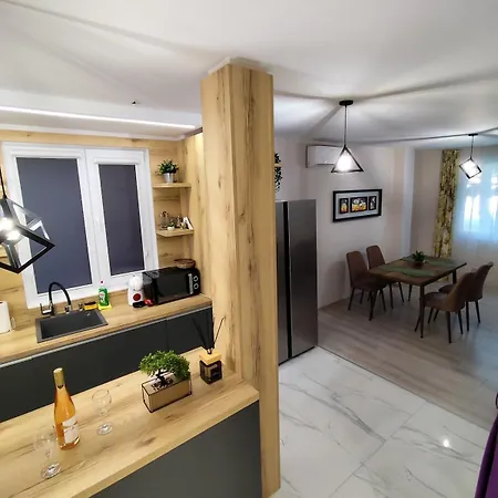 Three-room In The Center Of Apartment