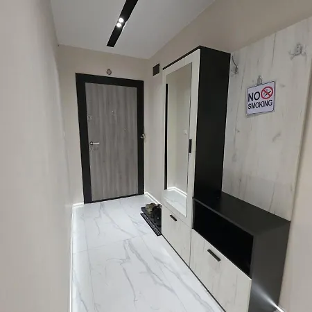 Three-room In The Center Of Warna