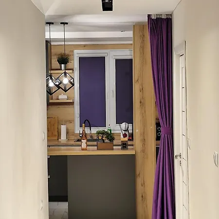 Three-room In The Center Of * Warna